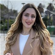 Offro aiuto compiti a bambini delle scuole elementari e medie, integrando con lezioni di potenziamento secondo le esigenze.